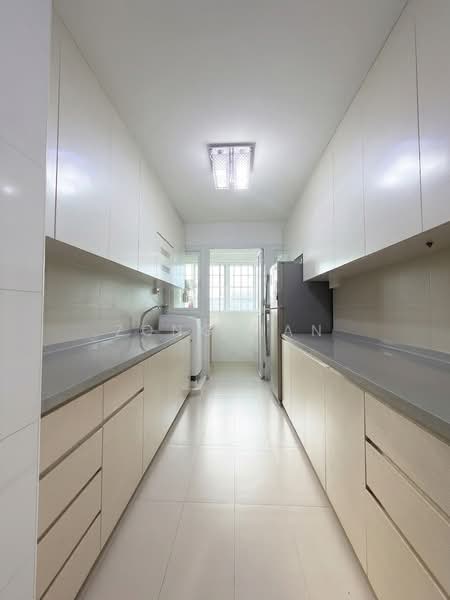 453A Bukit Batok West Avenue 6, 453A Bukit Batok West Avenue 6, 3 Bedrooms, 1,238 sqft, HDB Flat For Sale, by Zong Han, 500222351 - Kitchen - PropertyGuru.com.sg