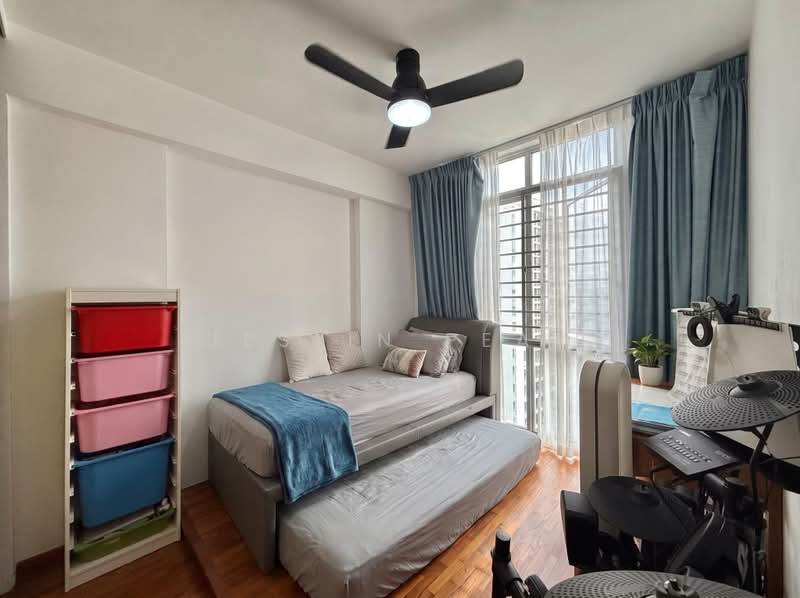 The Lakeshore, 33 Jurong West Street 41, 3 Bedrooms, 1,184 sqft, Condominium For Sale, by Jeslin Pear, 500222353 - Bedroom - PropertyGuru.com.sg