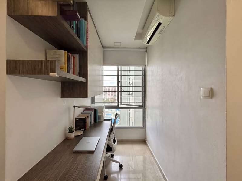The Lakeshore, 33 Jurong West Street 41, 3 Bedrooms, 1,184 sqft, Condominium For Sale, by Jeslin Pear, 500222353 - Study - PropertyGuru.com.sg