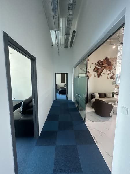 Oxley Tower, 138 Robinson Road, 2,110 sqft, Office For Rent, by Darwin Zheng Jie, 500222354 - Corridor - CommercialGuru.com.sg