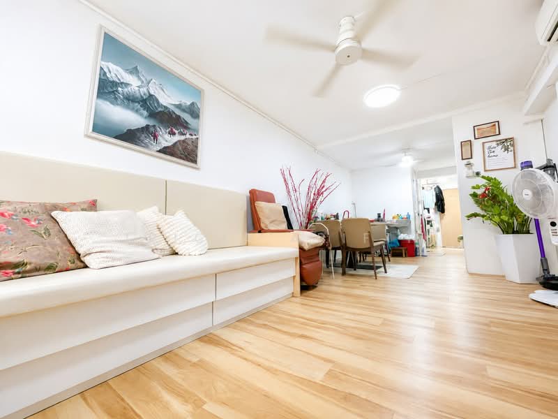91 Lorong 3 Toa Payoh, 91 Lorong 3 Toa Payoh, 2 Bedrooms, 732 sqft, HDB Flat For Sale, by Tricia Arifin, 500222355 - Living Room - PropertyGuru.com.sg