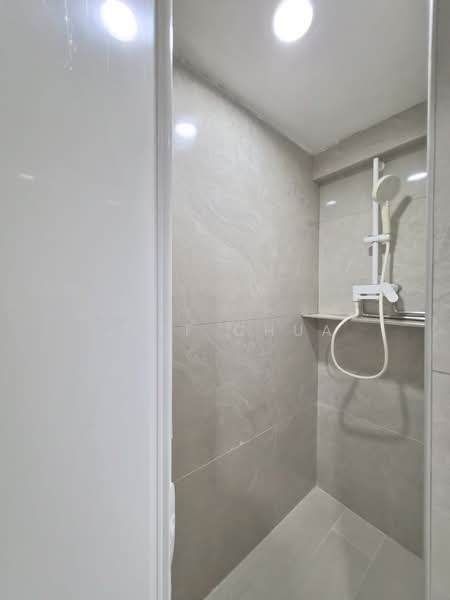 1 Everton Park, 1 Everton Park, 2 Bedrooms, 680 sqft, HDB Flat For Rent, by Jeff Chua, 500222360 - Bathroom - PropertyGuru.com.sg