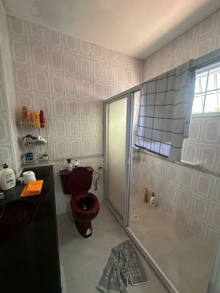 Tai Keng Gardens, Tai Keng Gardens, 4 Bedrooms, 2,700 sqft, Terraced House For Rent, by Darwin Zheng Jie, 500222364 - Bathroom - PropertyGuru.com.sg