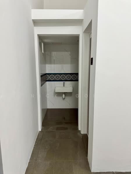 Purvis Street, Purvis Street, Beach Road / Bugis / Rochor, 4,049 sqft, Shop / Shophouse For Rent, by Nicki Goh, 500222365 - Bathroom - CommercialGuru.com.sg