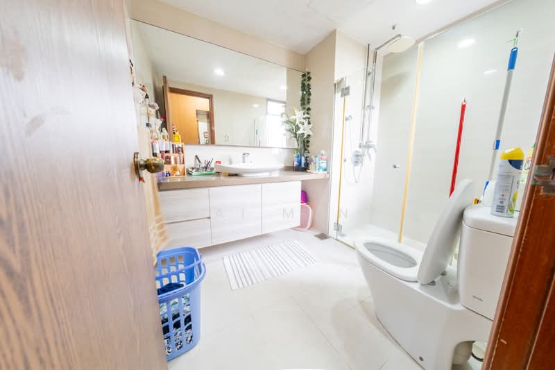 The Florida, 78 Hougang Avenue 7, 3 Bedrooms, 1,389 sqft, Condominium For Sale, by Kai Mun, 500222371 - Bathroom - PropertyGuru.com.sg