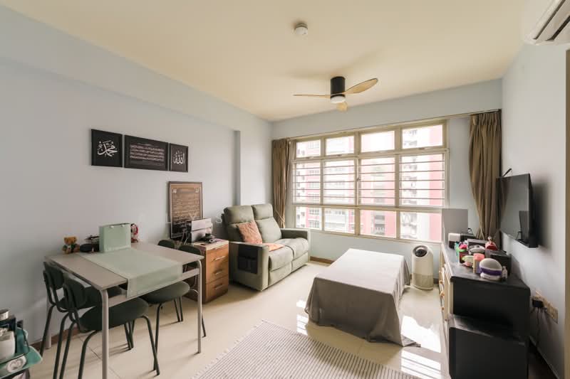 438C Bukit Batok West Avenue 8, 438C Bukit Batok West Avenue 8, 2 Bedrooms, 731 sqft, HDB Flat For Sale, by Alyssa Chow, 500222372 - Living Room - PropertyGuru.com.sg