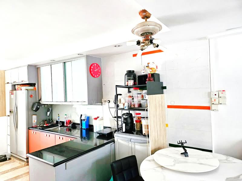 337 Woodlands Avenue 1, 337 Woodlands Avenue 1, Room Rental, 120 sqft, HDB Flat For Rent, by Steven Choo, 500222379 - Kitchen - PropertyGuru.com.sg