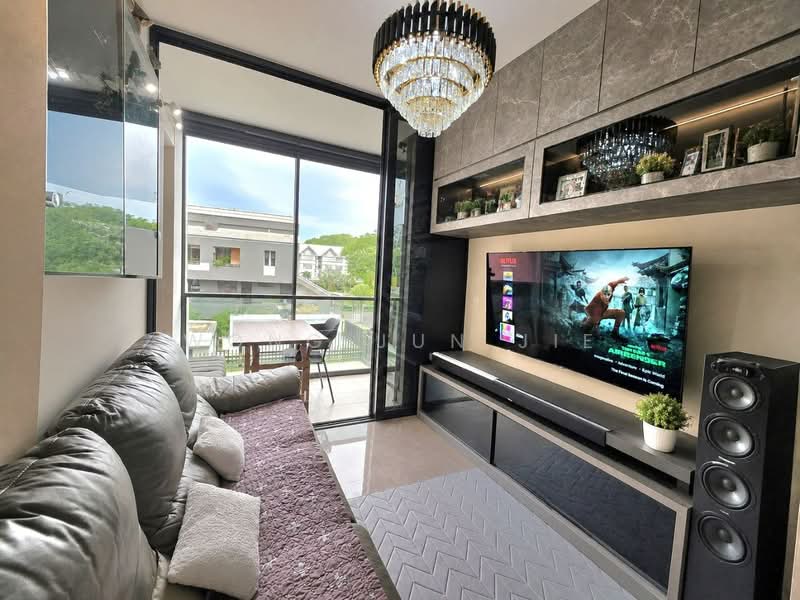 The Essence, 1 Chong Kuo Road, Mandai / Upper Thomson, 2 Bedrooms, 732 sqft, Condominium For Sale, by Wong Jun Jie, 500222382 - Living Room - PropertyGuru.com.sg
