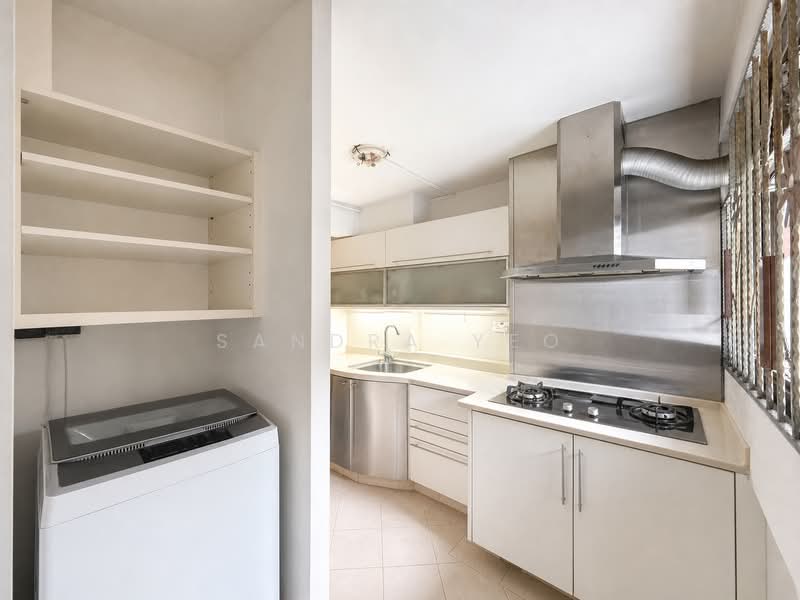 Prime Holland Drive | 3-Bedroom HDB | Near Holland Village MRT, Holland Drive, 3 Bedrooms, 635 sqft, HDB Flat For Rent, by Sandra Yeo, 500222387 - Kitchen & Yard - PropertyGuru.com.sg