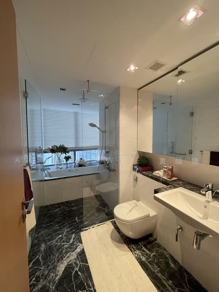 One Shenton, 1 Shenton Way, 4 Bedrooms, 5,350 sqft, Condominium For Sale, by Adrian Wee 黄國强, 500222393 - Bathroom - PropertyGuru.com.sg