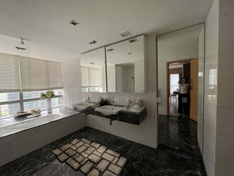 One Shenton, 1 Shenton Way, 4 Bedrooms, 5,350 sqft, Condominium For Sale, by Adrian Wee 黄國强, 500222393 - Bathroom - PropertyGuru.com.sg