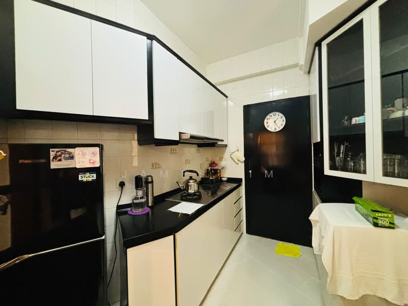 Bayshore Park, 66 Bayshore Road, 2 Bedrooms, 936 sqft, Condominium For Sale, by James Lim, 500222399 - Kitchen - PropertyGuru.com.sg