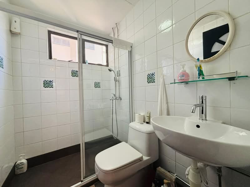 Bayshore Park, 66 Bayshore Road, 2 Bedrooms, 936 sqft, Condominium For Sale, by James Lim, 500222399 - Bathroom - PropertyGuru.com.sg