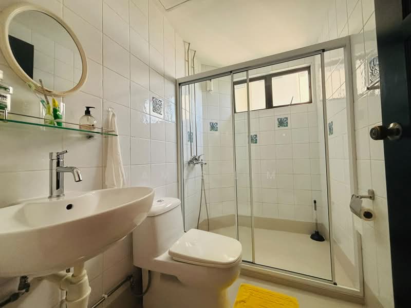 Bayshore Park, 66 Bayshore Road, 2 Bedrooms, 936 sqft, Condominium For Sale, by James Lim, 500222399 - Bathroom - PropertyGuru.com.sg