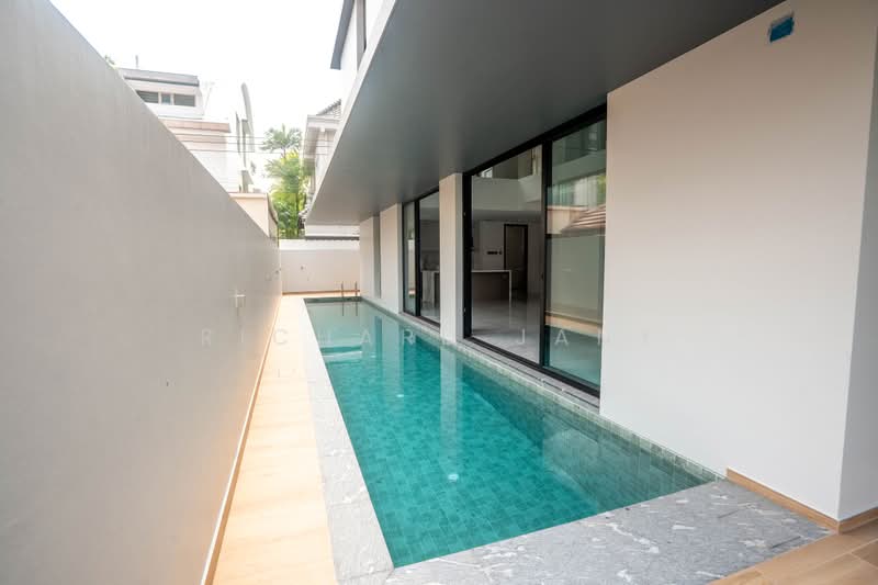 Brockhampton Drive, Brockhampton Drive, Hougang / Punggol / Sengkang, 6 Bedrooms, 7,460 sqft, Semi-Detached House For Sale, by Richard Jany, 500222414 - Exterior - PropertyGuru.com.sg