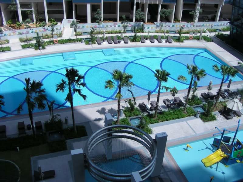 City Square Residences, 2 Kitchener Link, Room Rental, 168 sqft, Condominium For Rent, by Adrian Goh, 500222428 - Pool - PropertyGuru.com.sg