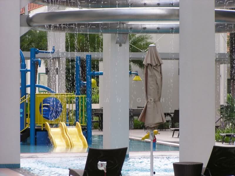 City Square Residences, 2 Kitchener Link, Room Rental, 168 sqft, Condominium For Rent, by Adrian Goh, 500222428 - Pool - PropertyGuru.com.sg