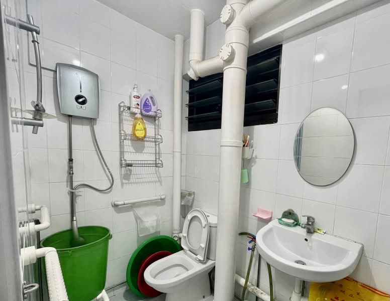 171 Ang Mo Kio Avenue 4, 171 Ang Mo Kio Avenue 4, Room Rental, 120 sqft, HDB Flat For Rent, by Badd Ramle, 500222434 - Bathroom - PropertyGuru.com.sg