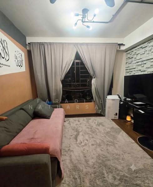 180A Marsiling Road, 180A Marsiling Road, Admiralty / Woodlands, 2 Bedrooms, 710 sqft, HDB Flat For Sale, by Fara D, 500222435 - Living Room - PropertyGuru.com.sg