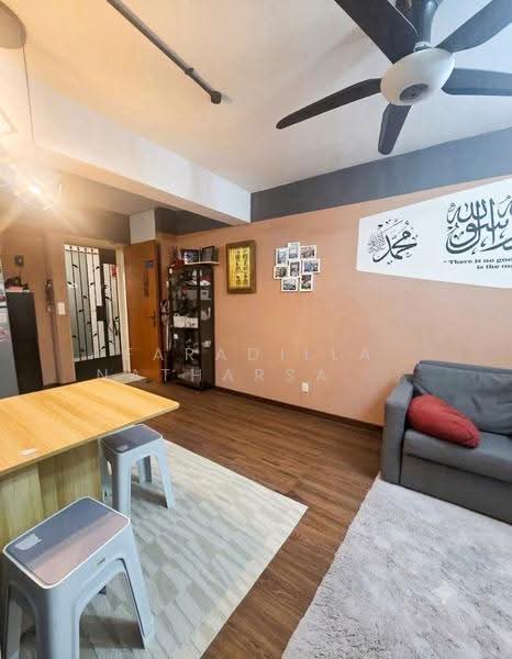180A Marsiling Road, 180A Marsiling Road, Admiralty / Woodlands, 2 Bedrooms, 710 sqft, HDB Flat For Sale, by Fara D, 500222435 - Living Room - PropertyGuru.com.sg