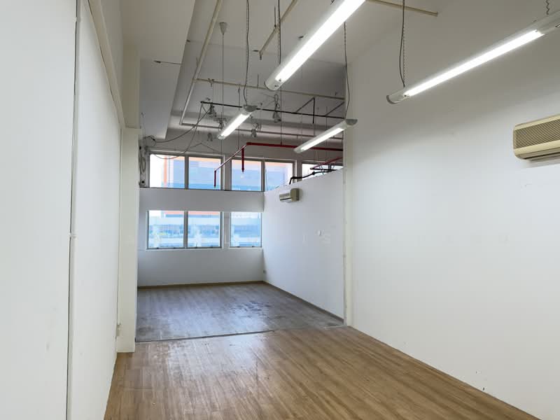 Unity Centre, 51 Bukit Batok Crescent, 500 sqft, Light Industrial (B1) For Rent, by Yi Ran (Louis) Zhang, 500222438 - Interior - CommercialGuru.com.sg