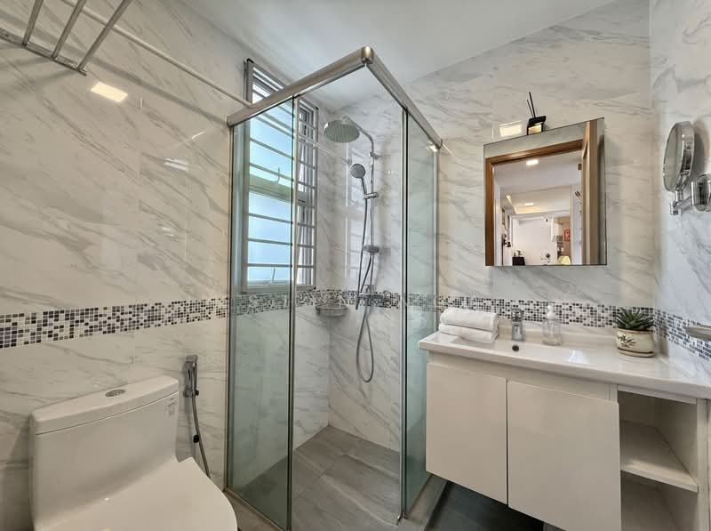 The Lakeshore, 31 Jurong West Street 41, 3 Bedrooms, 1,184 sqft, Condominium For Sale, by Justin Ngai, 500222441 - Bathroom - PropertyGuru.com.sg
