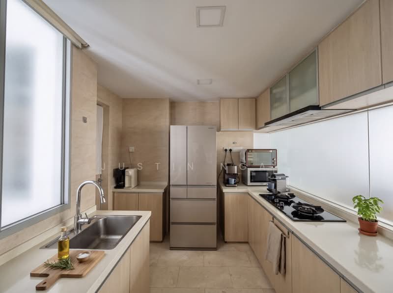 The Lakeshore, 31 Jurong West Street 41, 3 Bedrooms, 1,184 sqft, Condominium For Sale, by Justin Ngai, 500222441 - Kitchen - PropertyGuru.com.sg