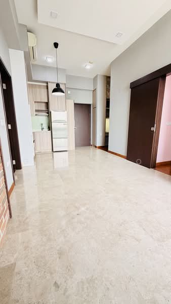 The Hillier, 6 Hillview Rise, 2 Bedrooms, 818 sqft, Condominium For Sale, by George Foo, 500222447 - Kitchen - PropertyGuru.com.sg