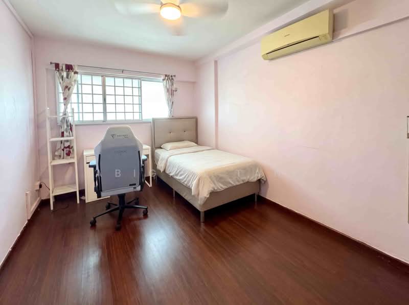 806 Tampines Avenue 4, 806 Tampines Avenue 4, 2 Bedrooms, 786 sqft, HDB Flat For Sale, by Abigail Tang, 500222450 - Bedroom - PropertyGuru.com.sg