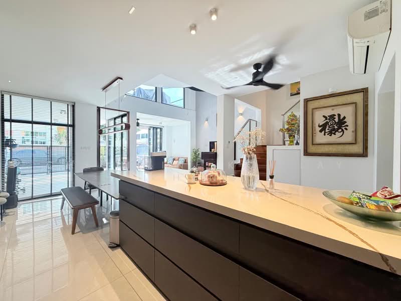 Everitt Road, , 5 Bedrooms, 3,080 sqft, Terraced House For Sale, by CHERMAINE Koh Lay Cheng, 500222451 - Kitchen - PropertyGuru.com.sg
