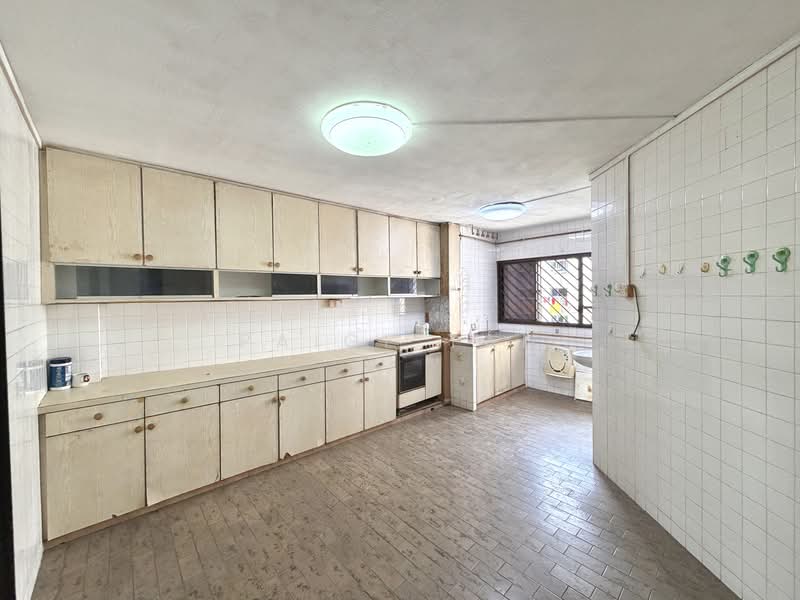 125 Geylang East Avenue 1, 125 Geylang East Avenue 1, 3 Bedrooms, 1,162 sqft, HDB Flat For Sale, by Paige Tan, 500222452 - Kitchen - PropertyGuru.com.sg