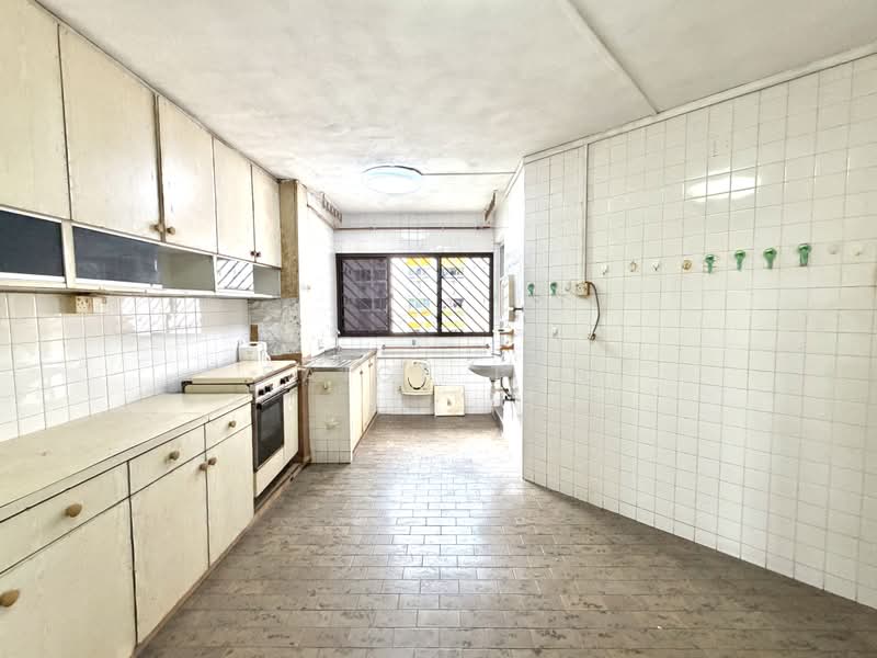 125 Geylang East Avenue 1, 125 Geylang East Avenue 1, 3 Bedrooms, 1,162 sqft, HDB Flat For Sale, by Paige Tan, 500222452 - Kitchen - PropertyGuru.com.sg