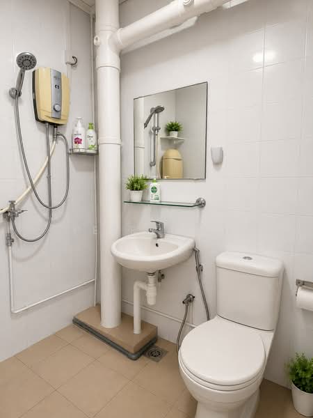 368 Tampines Street 34, 368 Tampines Street 34, 3 Bedrooms, 1,302 sqft, HDB Flat For Sale, by Perry Koh, 500222455 - Bathroom - PropertyGuru.com.sg