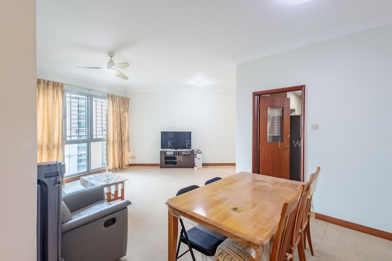 Rafflesia Condo, 33 Bishan Street 21, 3 Bedrooms, 1,302 sqft, Condominium For Sale, by Matthew Kengo Iwami 贤悟, 500222462 - Living Room - PropertyGuru.com.sg
