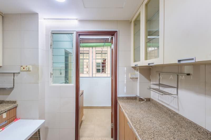 Rafflesia Condo, 33 Bishan Street 21, 3 Bedrooms, 1,302 sqft, Condominium For Sale, by Matthew Kengo Iwami 贤悟, 500222462 - Kitchen - PropertyGuru.com.sg