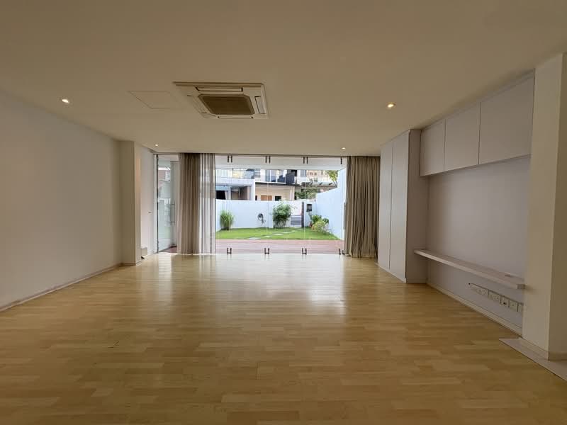 2B Eden Grove, Eden Grove, 2 Bedrooms, 1,669 sqft, Terraced House For Rent, by BQ Tey, 500222479 - Living Room - PropertyGuru.com.sg