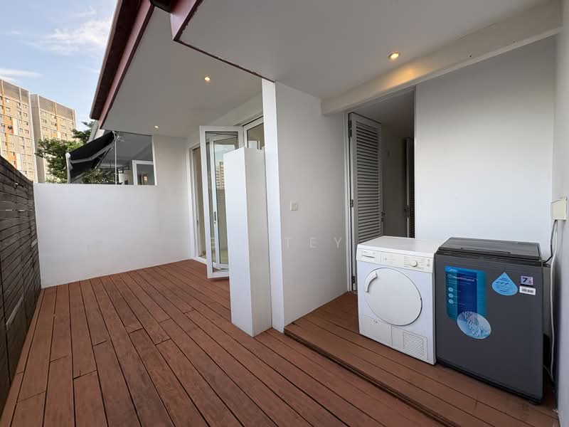 2B Eden Grove, Eden Grove, 2 Bedrooms, 1,669 sqft, Terraced House For Rent, by BQ Tey, 500222479 - Balcony - PropertyGuru.com.sg