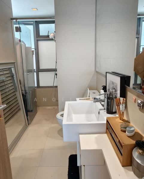 ClementiWoods Condominium, West Coast Road, 2 Bedrooms, 1,055 sqft, Condominium For Rent, by Angel Luo, 500222488 - Bathroom - PropertyGuru.com.sg