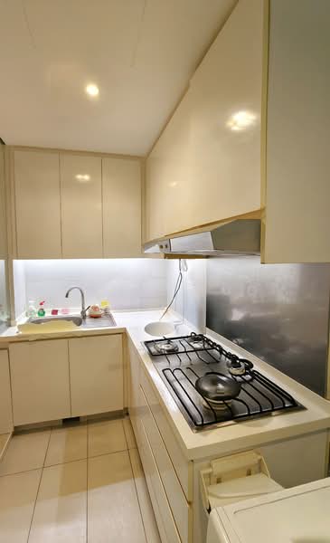 ClementiWoods Condominium, West Coast Road, 2 Bedrooms, 1,055 sqft, Condominium For Rent, by Angel Luo, 500222488 - Kitchen - PropertyGuru.com.sg