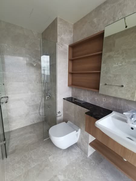 The Trilinq, Jalan Lempeng, 5 Bedrooms, 4,607 sqft, Condominium For Rent, by VINCENT LYE, 500222489 - Bathroom - PropertyGuru.com.sg