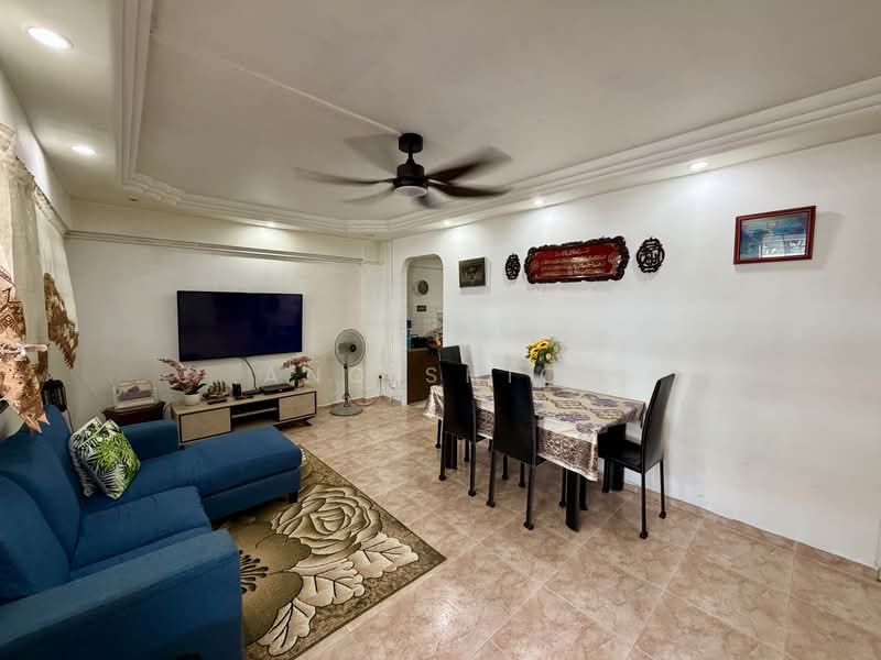 842 Woodlands Street 82, 842 Woodlands Street 82, 3 Bedrooms, 904 sqft, HDB Flat For Sale, by Ang ShiQi, 500222498 - Living Room - PropertyGuru.com.sg