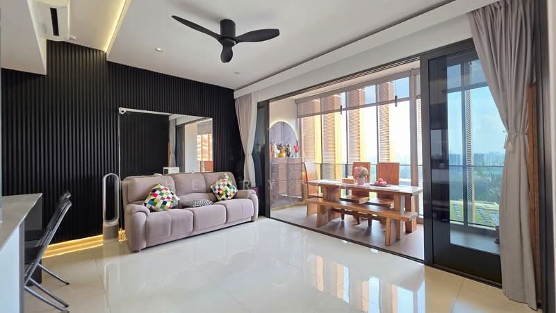 Midwood, 8 Hillview Rise, 4 Bedrooms, 1,259 sqft, Condominium For Sale, by Henry Tan, 500222505 - Living Room - PropertyGuru.com.sg