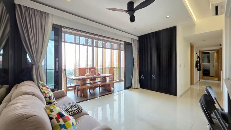 Midwood, 8 Hillview Rise, 4 Bedrooms, 1,259 sqft, Condominium For Sale, by Henry Tan, 500222505 - Living Room - PropertyGuru.com.sg