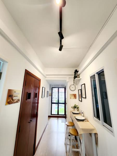The Mayfair, 1 Jurong East Street 32, Room Rental, 80 sqft, Condominium For Rent, by Linda Ho, 500222506 - Corridor - PropertyGuru.com.sg