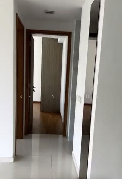 The Metropolitan Condominium, 8 Alexandra View, 2 Bedrooms, 840 sqft, Condominium For Rent, by Selina Sun, 500222507 - Corridor - PropertyGuru.com.sg