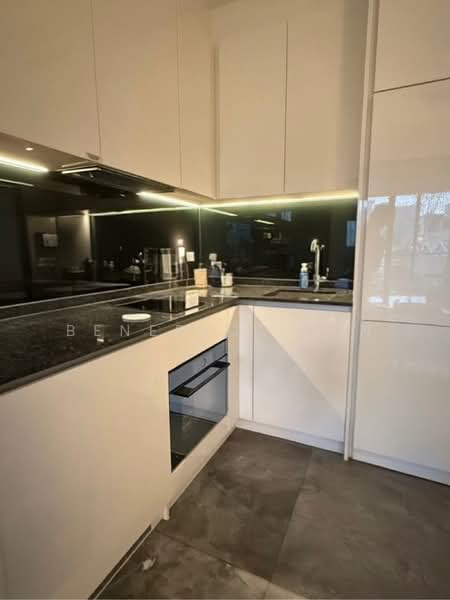 120 Beach Road photo 3