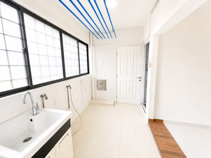 Lakeview Estate, 97A Upper Thomson Road, 3 Bedrooms, 1,615 sqft, Apartment For Sale, by Derek Lee, 500222562 - Service Yard - PropertyGuru.com.sg
