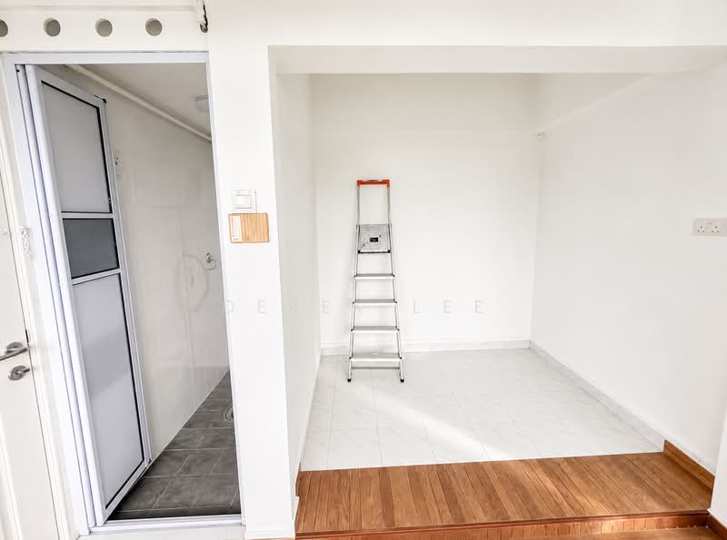 Lakeview Estate, 97A Upper Thomson Road, 3 Bedrooms, 1,615 sqft, Apartment For Sale, by Derek Lee, 500222562 - Storage & Helper's Bathroom - PropertyGuru.com.sg
