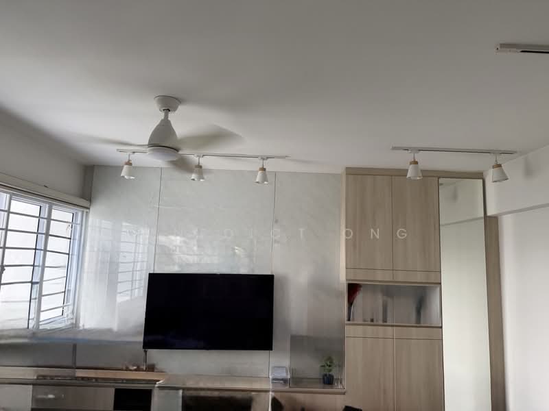 20 Jalan Membina, 20 Jalan Membina, 2 Bedrooms, 968 sqft, HDB Flat For Rent, by Benedict Ong, 500222568 - Living Room - PropertyGuru.com.sg