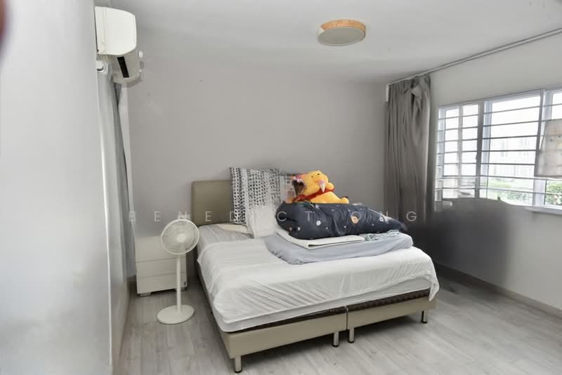 20 Jalan Membina, 20 Jalan Membina, 2 Bedrooms, 968 sqft, HDB Flat For Rent, by Benedict Ong, 500222568 - Master Bedroom - PropertyGuru.com.sg